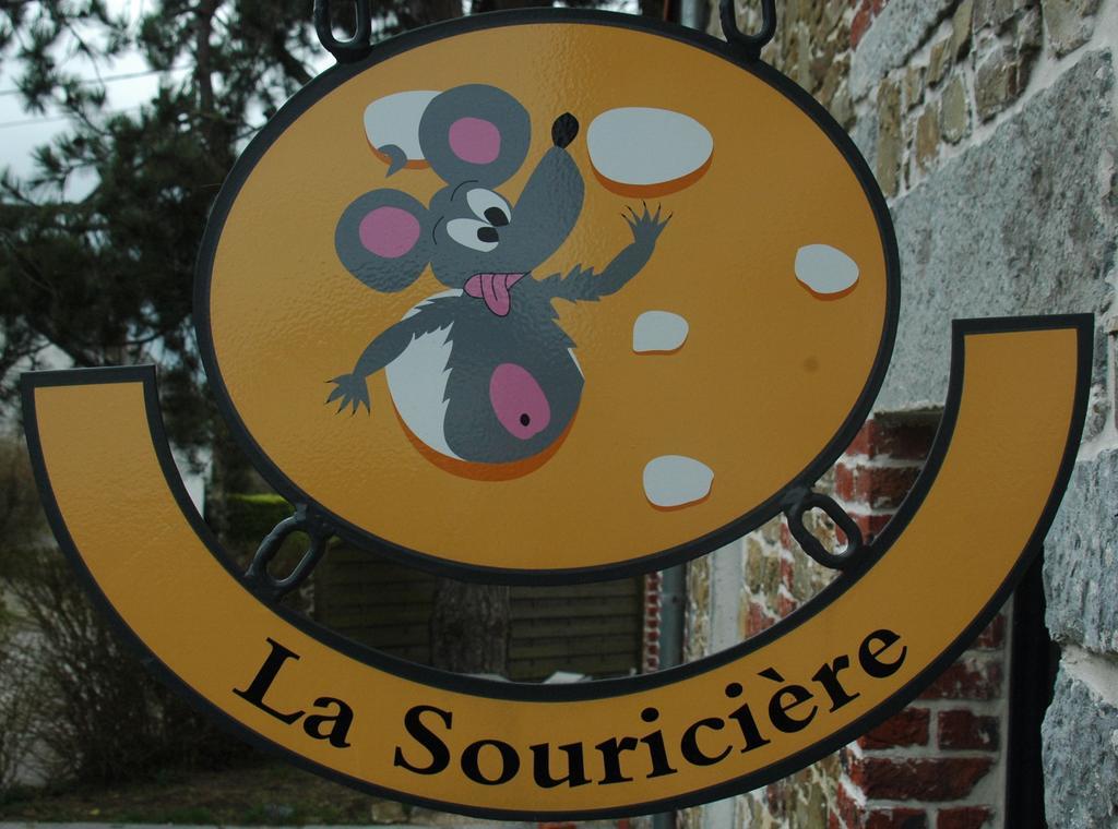 La Souriciere Βίλα Silenrieux Εξωτερικό φωτογραφία